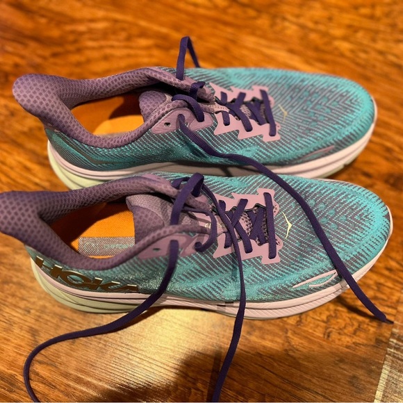 Women’s HOKA Clifton Sneaker - Picture 4 of 4